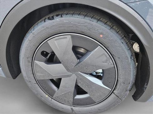 New 2026 Toyota Prius LE image 10