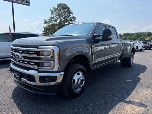 Used 2024 Ford F350 Lariat w/ Lariat Ultimate Package AWD/4WD image 2