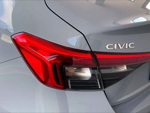 Used 2024 Honda Civic Sport image 28