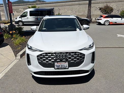 Used 2025 Audi Q5 Premium w/ Convenience Package AWD/4WD image 4