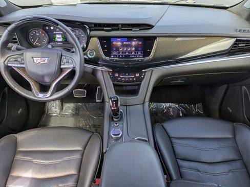 Certified 2023 Cadillac XT6 Sport w/ Platinum Package AWD/4WD image 16