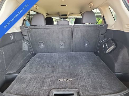 Used 2022 Nissan Rogue SV FWD image 18