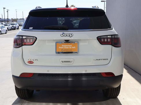 Used 2025 Jeep Compass Limited AWD/4WD image 4