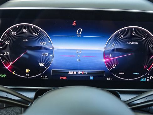 Used 2024 Mercedes-Benz GLC 300 4MATIC image 21