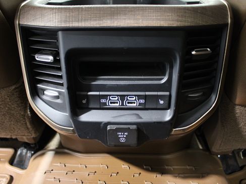 Used 2024 RAM 2500 Limited AWD/4WD image 24