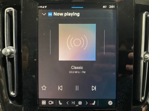 Used 2024 Volvo XC40 B5 Plus image 16