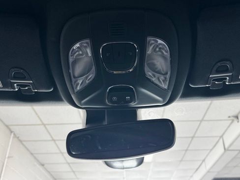 Certified 2023 Jeep Compass Latitude w/ Sun and Sound Group AWD/4WD image 19