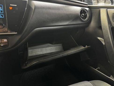 Used 2017 Toyota Corolla LE FWD image 24
