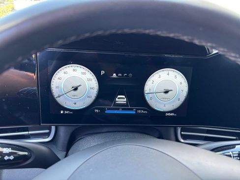 Used 2025 Hyundai Elantra SEL FWD image 41