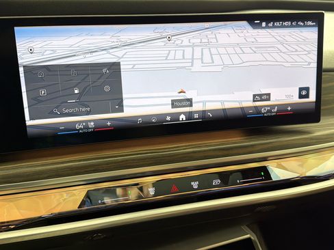 Certified 2023 BMW 760i xDrive AWD/4WD image 24