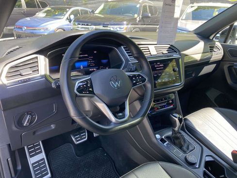 Certified 2023 Volkswagen Tiguan SE R-Line AWD/4WD image 25
