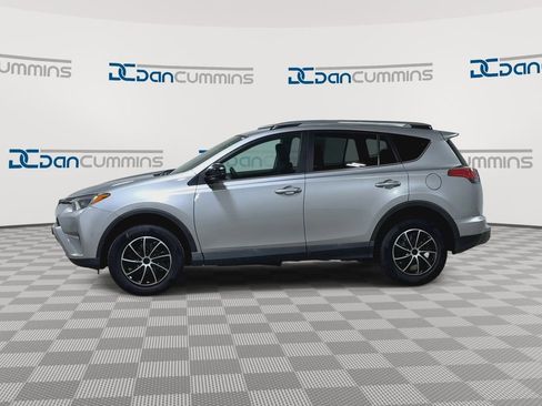 Used 2018 Toyota RAV4 LE AWD/4WD image 6
