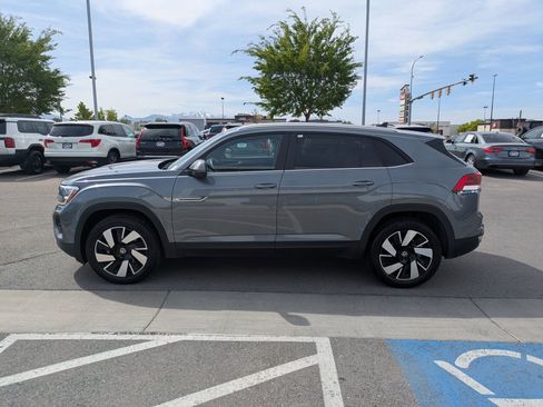Certified 2025 Volkswagen Atlas Cross Sport SE AWD/4WD image 10