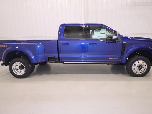 New 2026 Ford F450 Platinum w/ FX4 Off-Road Package AWD/4WD image 2