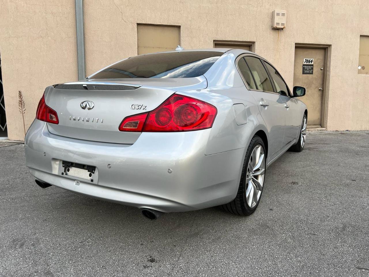 Used 2013 INFINITI G37 x Sedan w/ Premium Pkg AWD/4WD image 16