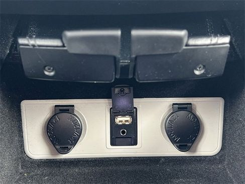 Used 2014 Toyota Avalon Limited image 16