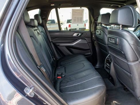 Used 2019 BMW X5 xDrive50i w/ M Sport Package image 21