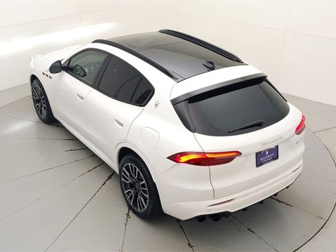 Used 2024 Maserati Grecale GT image 27