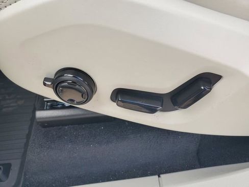 New 2026 Volvo XC90 T8 Ultra w/ Protection Package Premier AWD/4WD image 16