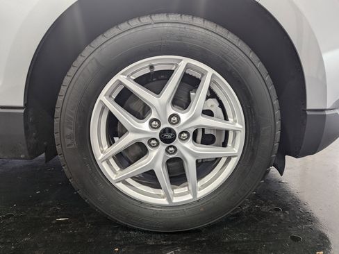 Used 2024 Ford Edge SEL w/ Convenience Package image 9