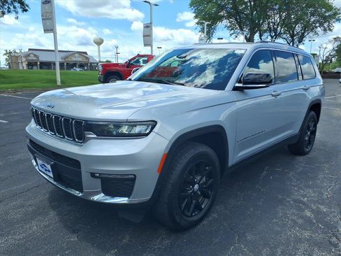 Used 2021 Jeep Grand Cherokee L Limited AWD/4WD image 3