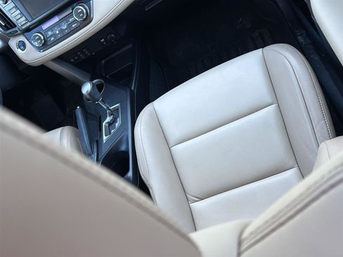 Used 2013 Toyota RAV4 Limited image 18
