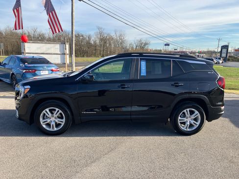 Certified 2023 GMC Terrain SLE w/ Driver Convenience Package image 4