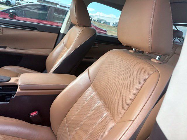 Used 2016 Lexus ES 350 w/ Luxury Package w/Wood Trim FWD image 14