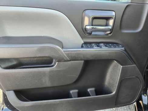 Used 2018 Chevrolet Silverado 1500 Custom w/ Custom Value Package image 18