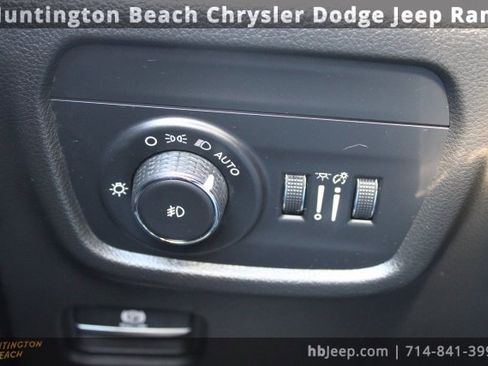 Used 2021 Jeep Grand Cherokee L Overland w/ Luxury Tech Group IV image 15