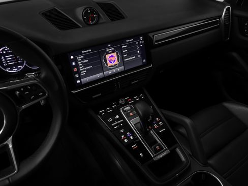 Certified 2023 Porsche Cayenne AWD/4WD image 34