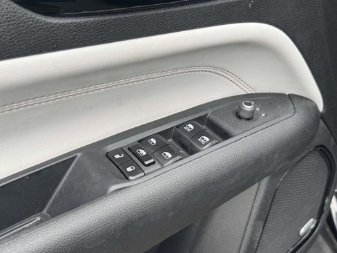 Used 2024 Jeep Compass Limited w/ Sun and Sound Group AWD/4WD image 27