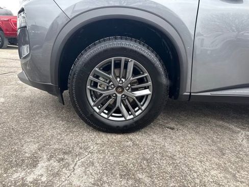 Used 2023 Nissan Rogue S image 35