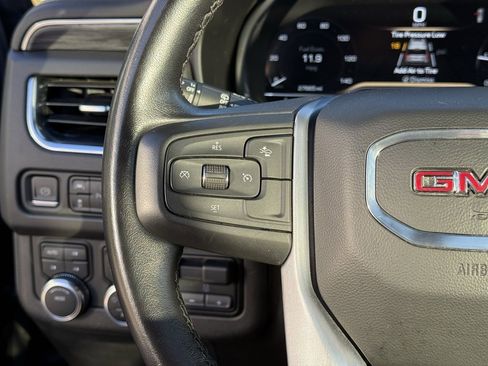 Used 2022 GMC Yukon XL SLT image 15