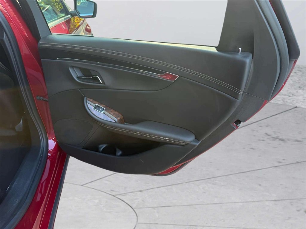 Used 2014 Chevrolet Impala LTZ FWD image 16