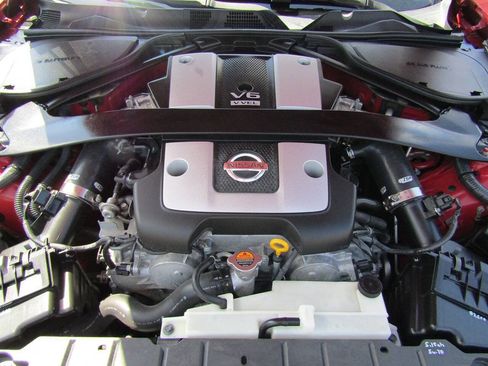 Used 2010 Nissan 370Z Roadster RWD image 18