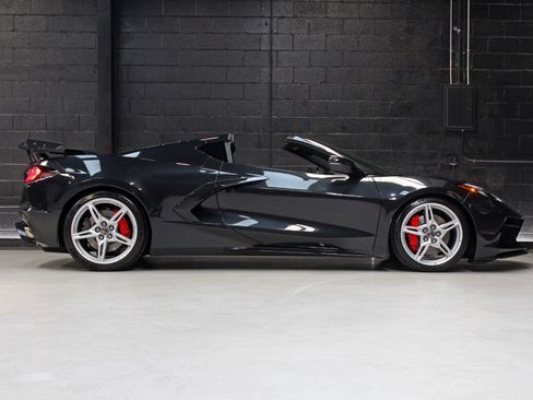 Used 2024 Chevrolet Corvette Stingray Coupe w/ Z51 Performance Package image 24