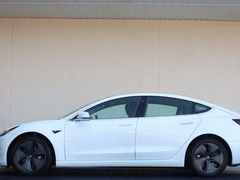 Used 2020 Tesla Model 3 Standard Range Plus RWD image 3