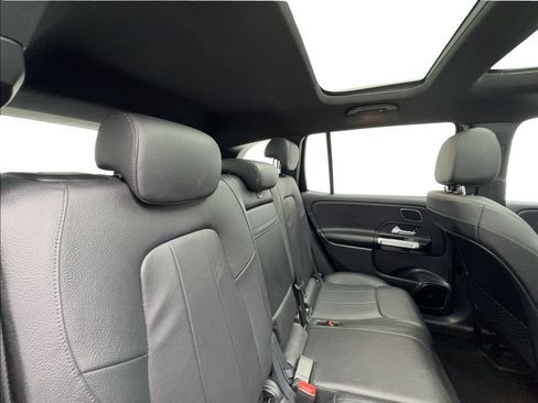 Used 2021 Mercedes-Benz GLB 250 4MATIC w/ Premium Package image 28