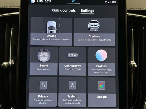 Used 2025 Volvo XC90 B6 Plus w/ Protection Package Premier image 39