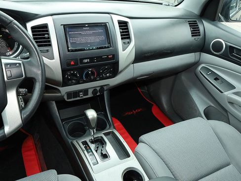 Used 2012 Toyota Tacoma PreRunner image 21