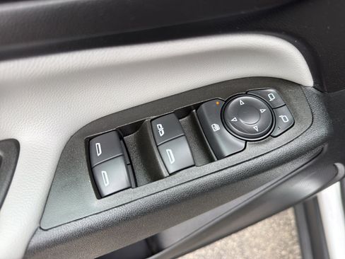 Used 2021 Chevrolet Equinox LS w/ LS Convenience Package FWD image 11