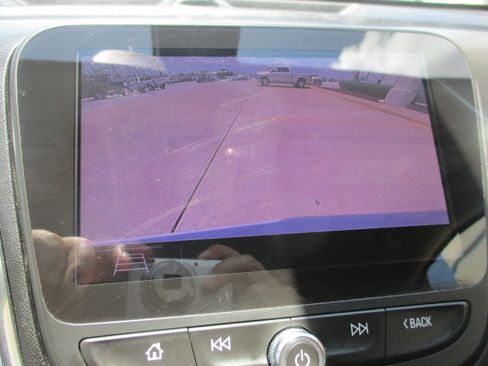 Used 2020 Chevrolet Equinox LT FWD image 18