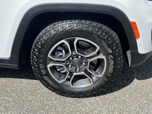 Used 2022 Jeep Grand Cherokee Trailhawk w/ Advanced Protech Group II AWD/4WD image 6