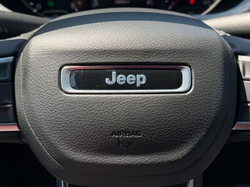 Used 2023 Jeep Compass Latitude AWD/4WD image 27
