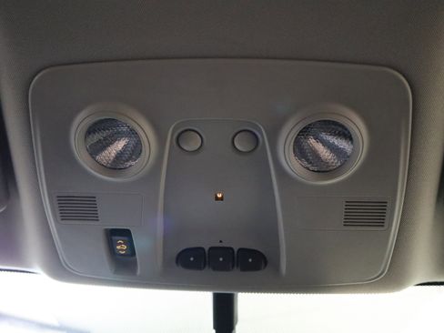 Used 2016 Chevrolet Traverse LTZ image 28