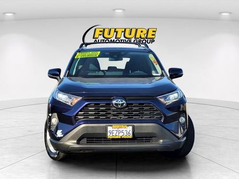 Used 2020 Toyota RAV4 XLE w/ All Weather Liner Package FWD image 2