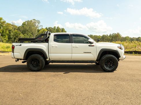 Used 2020 Toyota Tacoma TRD Pro AWD/4WD image 4