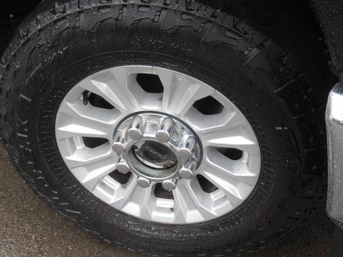 Used 2022 Ford F350 XLT w/ XLT Value Package image 3