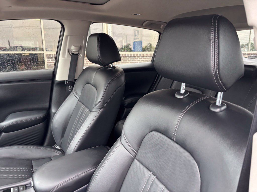 Used 2024 Honda HR-V EX-L image 10